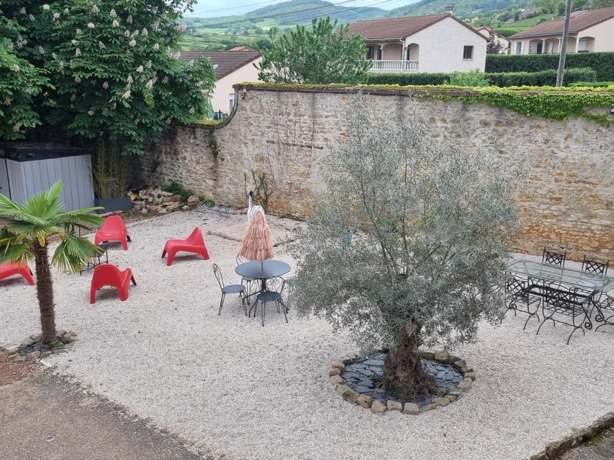 Le Manoir- Cluny Bed and Breakfast Exteriör bild