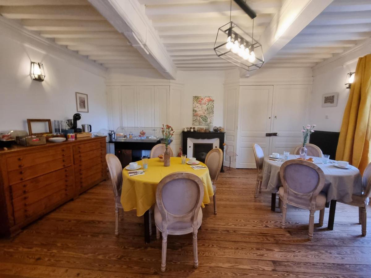 Le Manoir- Cluny Bed and Breakfast Exteriör bild