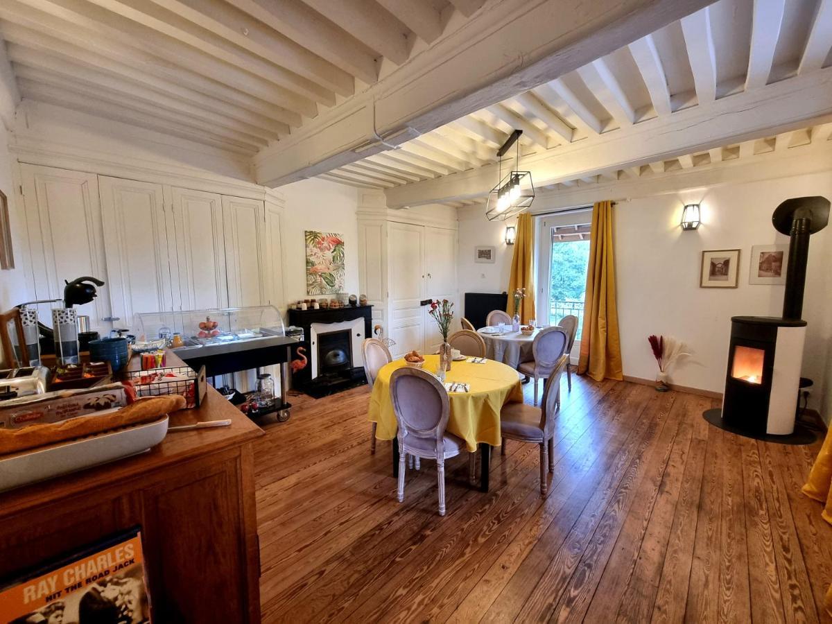 Le Manoir- Cluny Bed and Breakfast Exteriör bild
