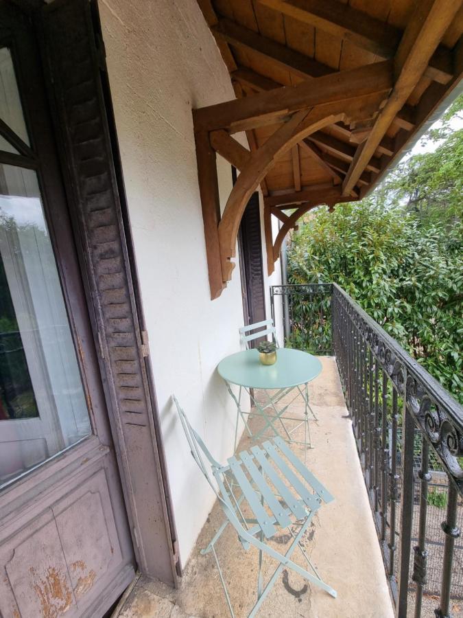 Le Manoir- Cluny Bed and Breakfast Exteriör bild